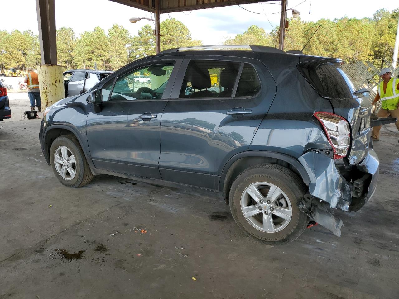 2021 Chevrolet Trax - Image 2