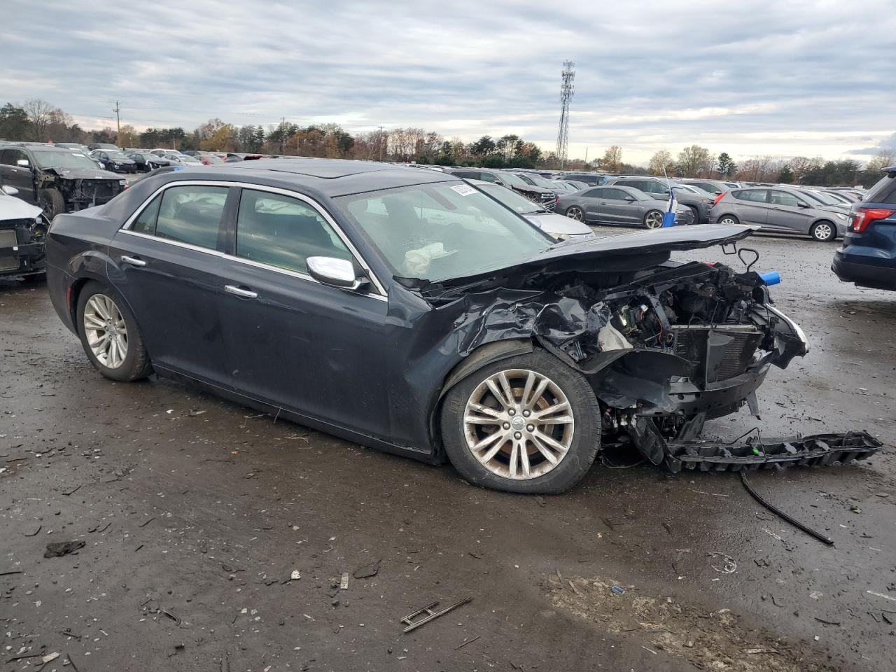 2016 Chrysler 300 - Image 4