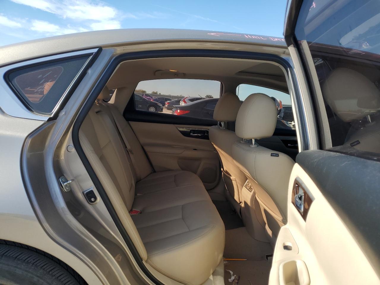 2014 Nissan Altima - Image 10