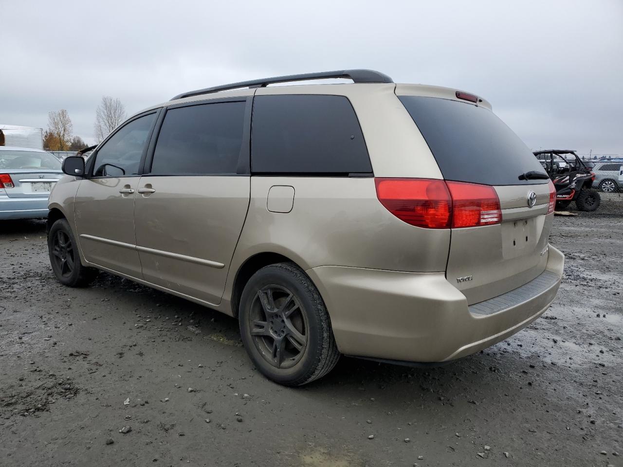 2004 Toyota Sienna - Image 2