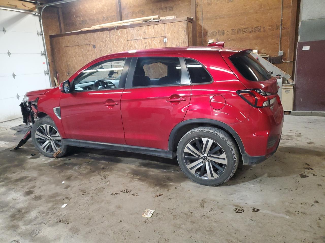 2020 Mitsubishi Outlander - Image 2