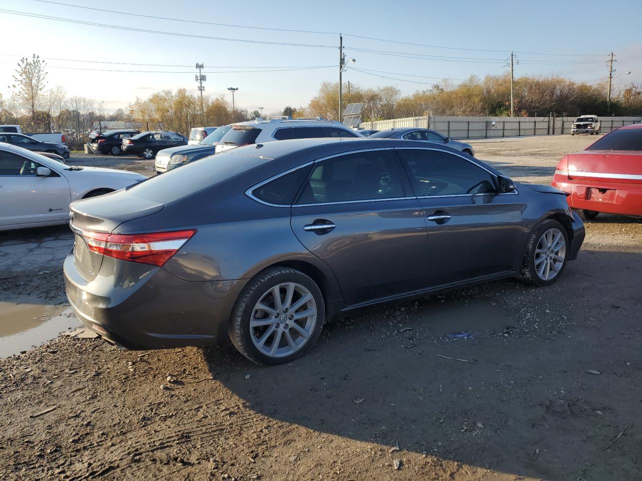 2015 Toyota Avalon - Image 3