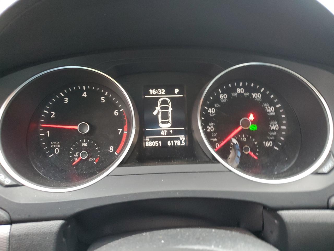 2018 Volkswagen Jetta - Image 9