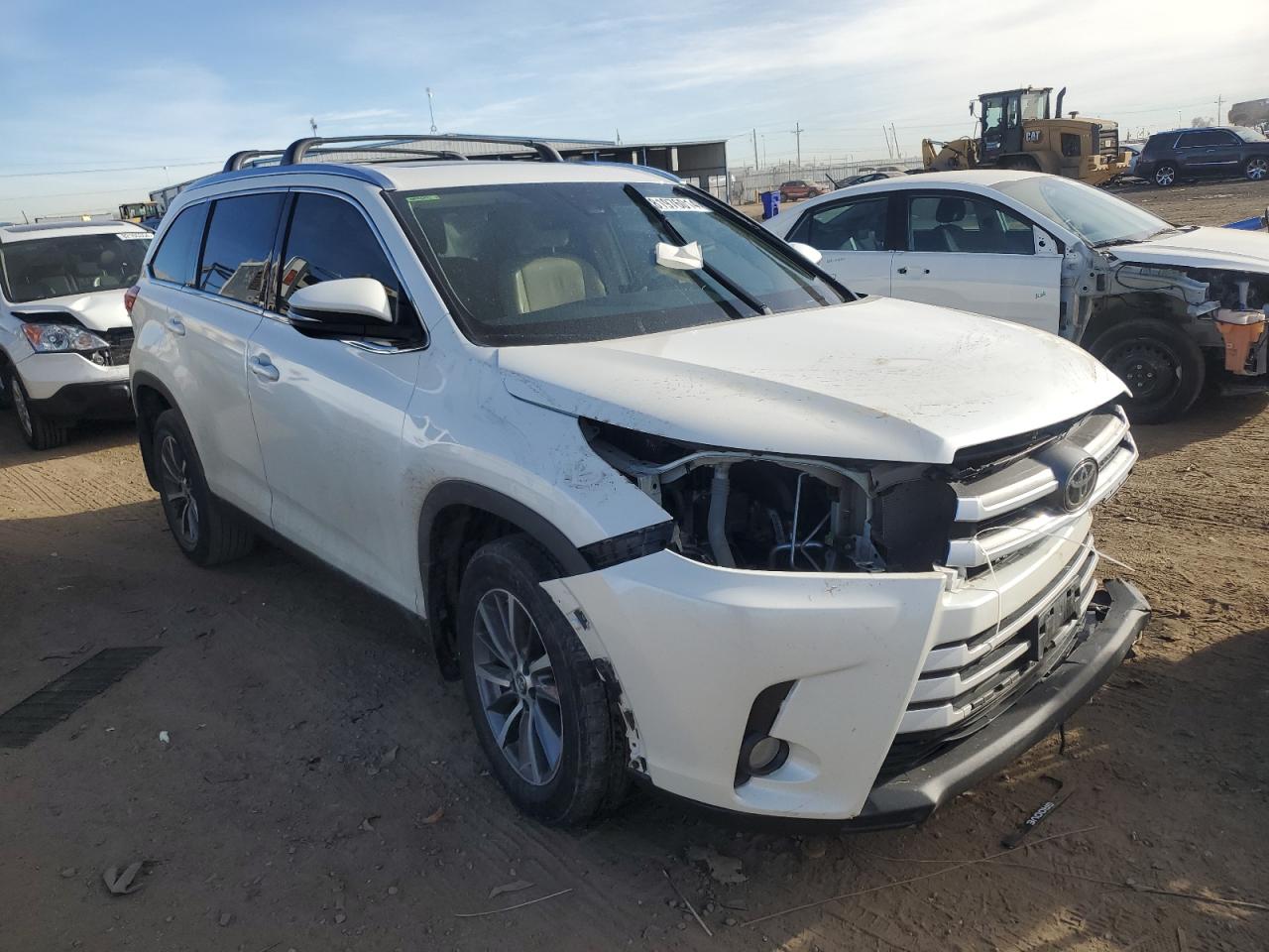 VIN 5TDJZRFH4KS622676 2019 TOYOTA HIGHLANDER no.4