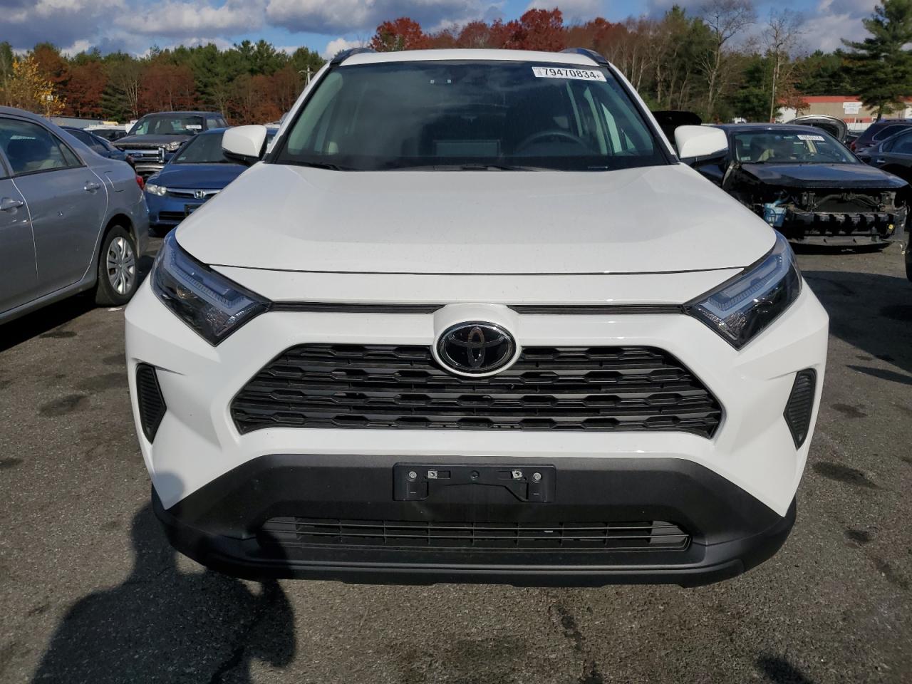 2024 Toyota RAV 4 - Image 5