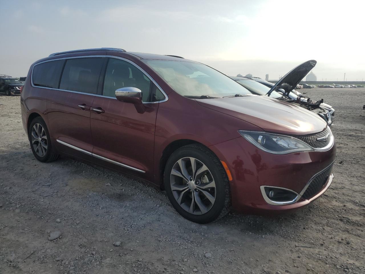 2017 Chrysler Pacifica - Image 4