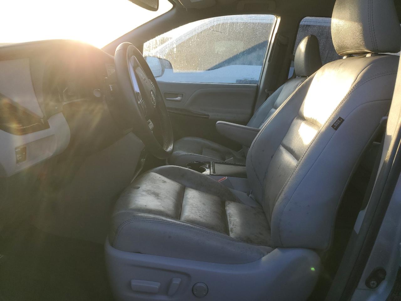 2019 Toyota Sienna - Image 7