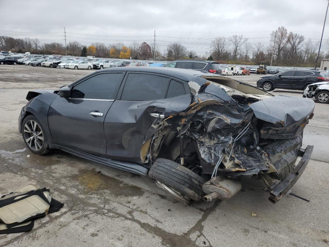 2016 Nissan Maxima - Image 2