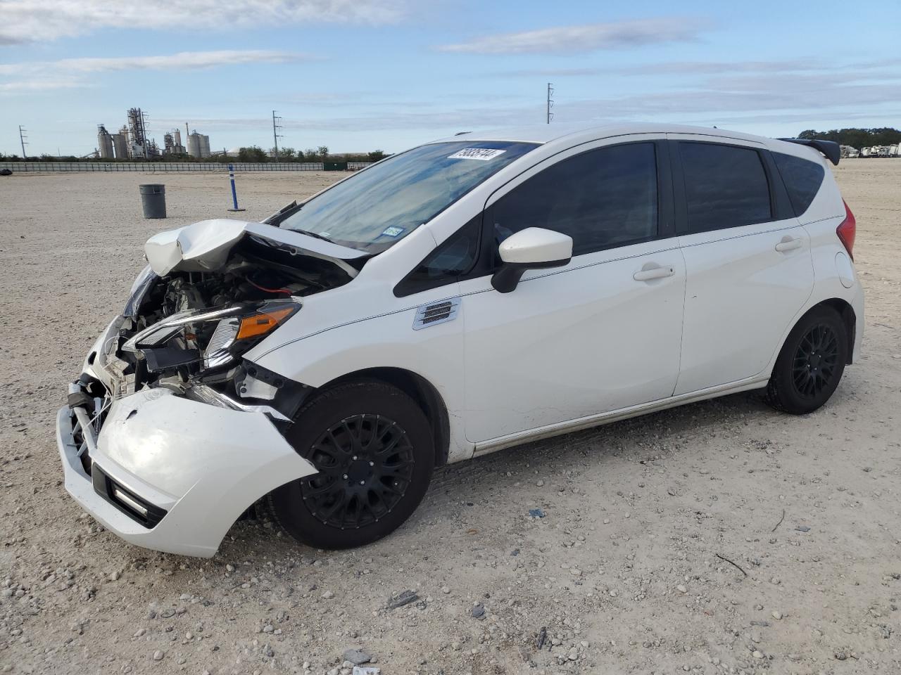 VIN 3N1CE2CP1HL366148 2017 NISSAN VERSA no.1