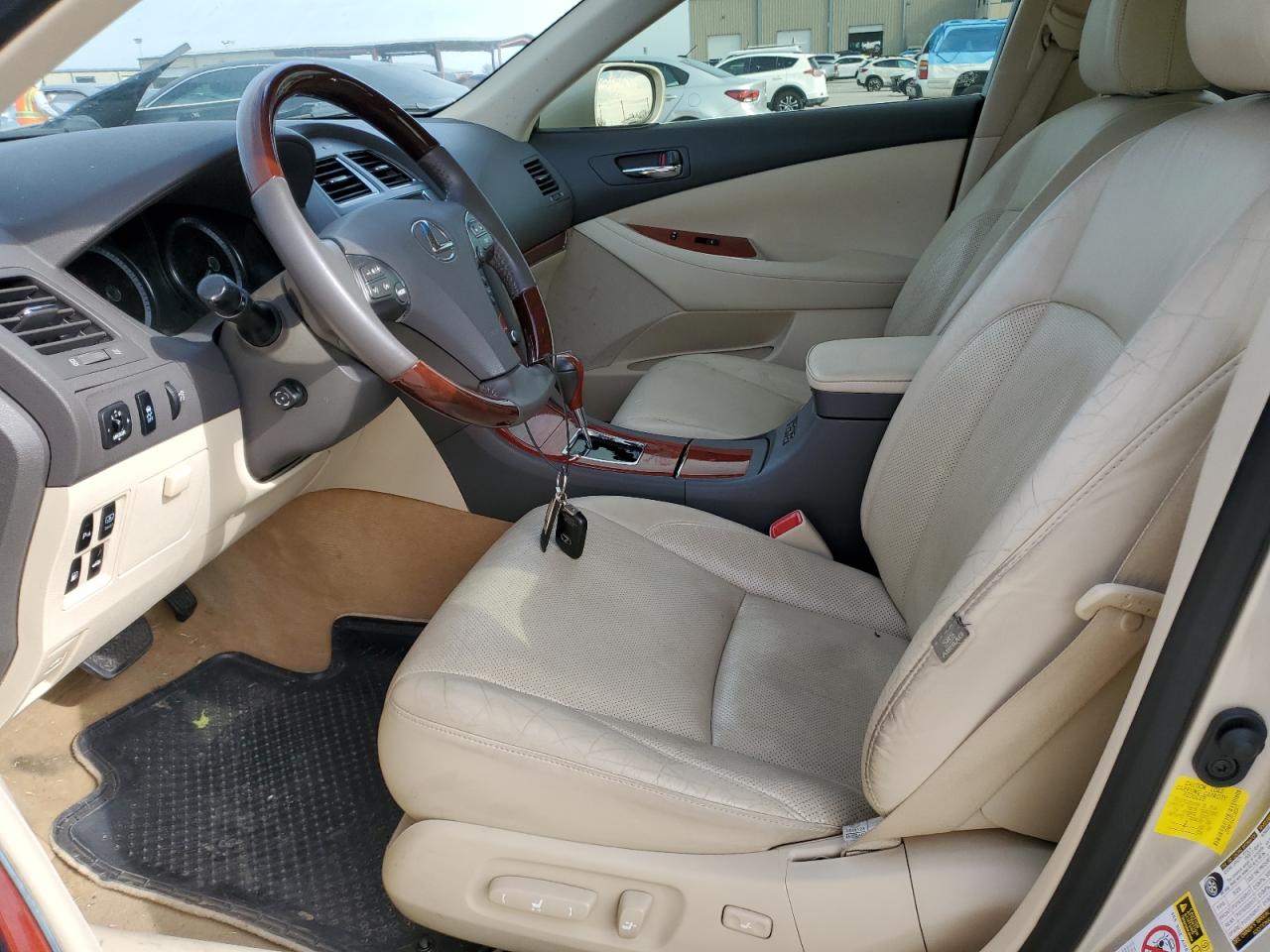 2012 Lexus ES - Image 7