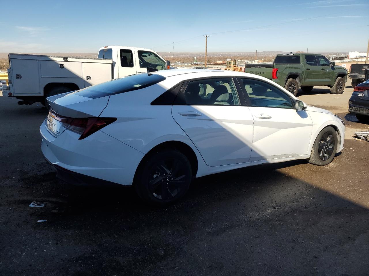2021 Hyundai Elantra - Image 3