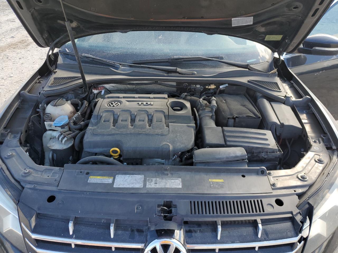2015 Volkswagen Passat - Image 11