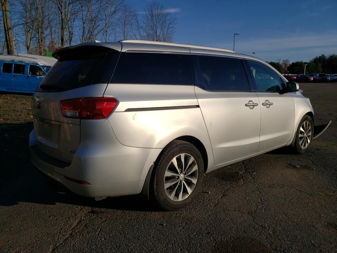 2016 Kia Sedona - Image 3