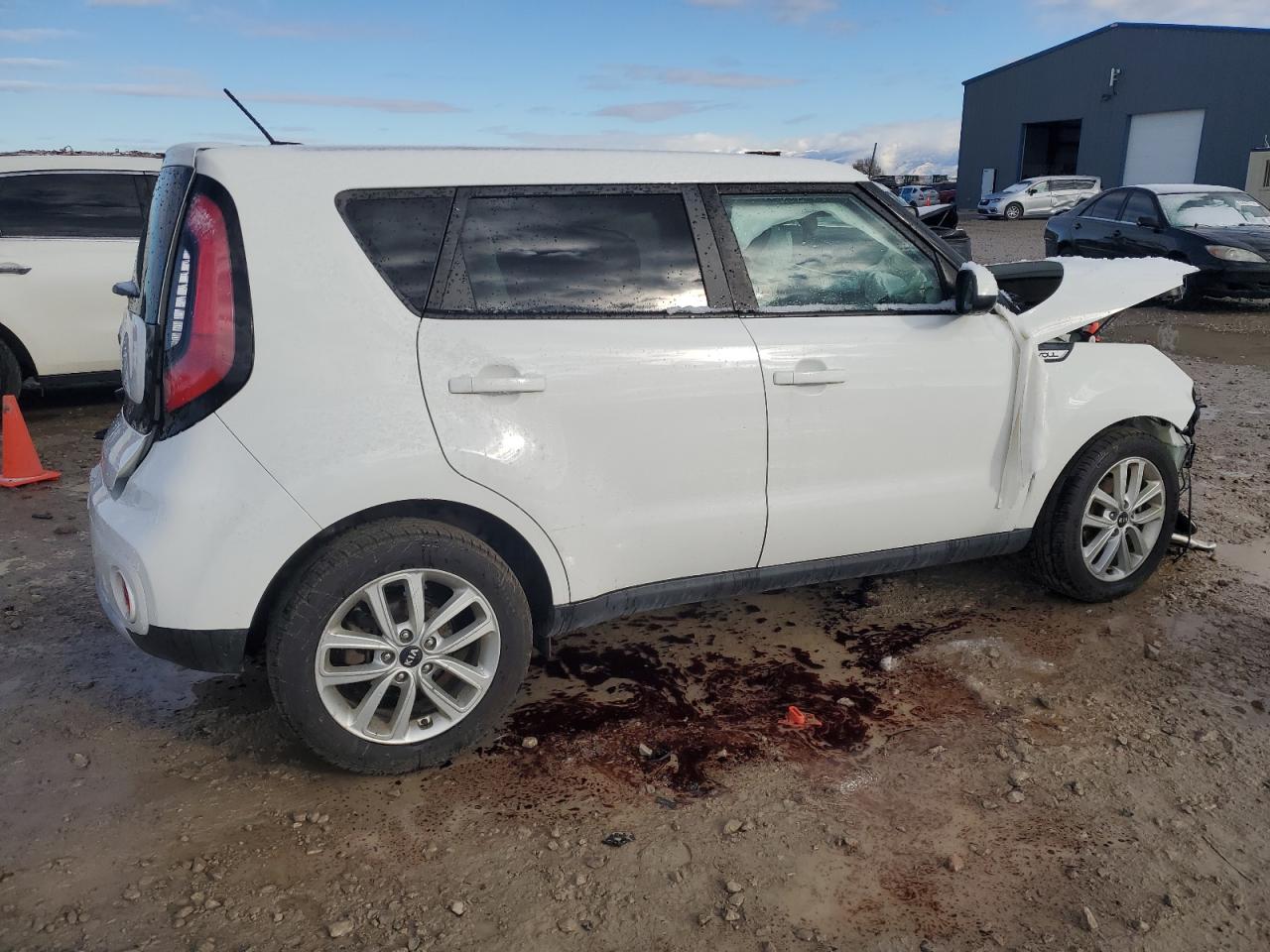 VIN KNDJP3A50H7411297 2017 KIA SOUL no.3