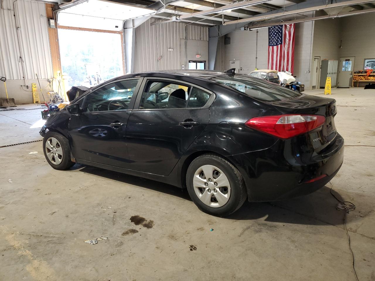 VIN KNAFK4A69G5567591 2016 KIA FORTE no.2