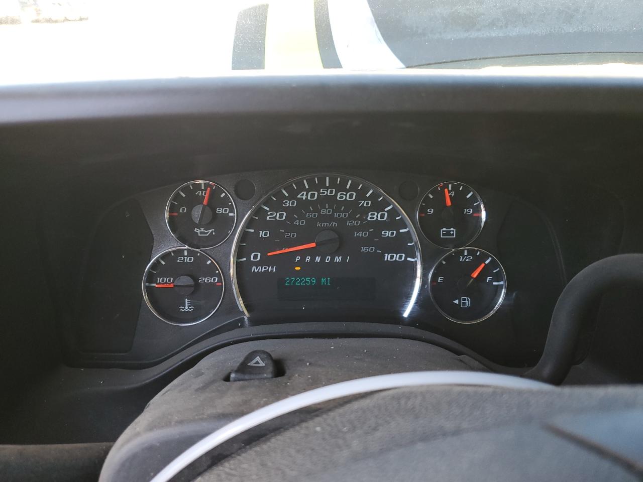 2016 Chevrolet Express - Image 9