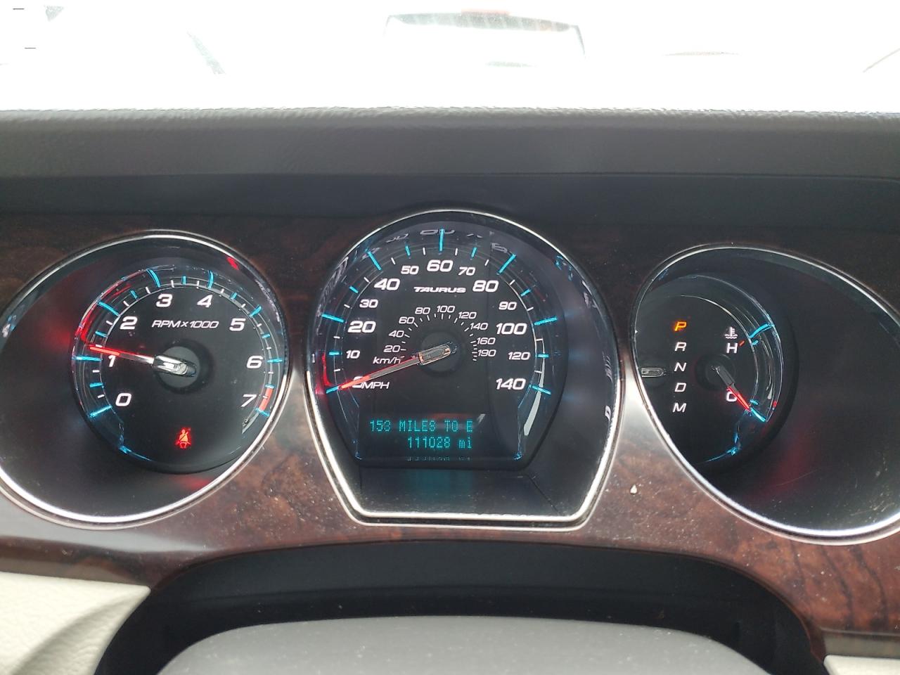 2010 Ford Taurus - Image 9