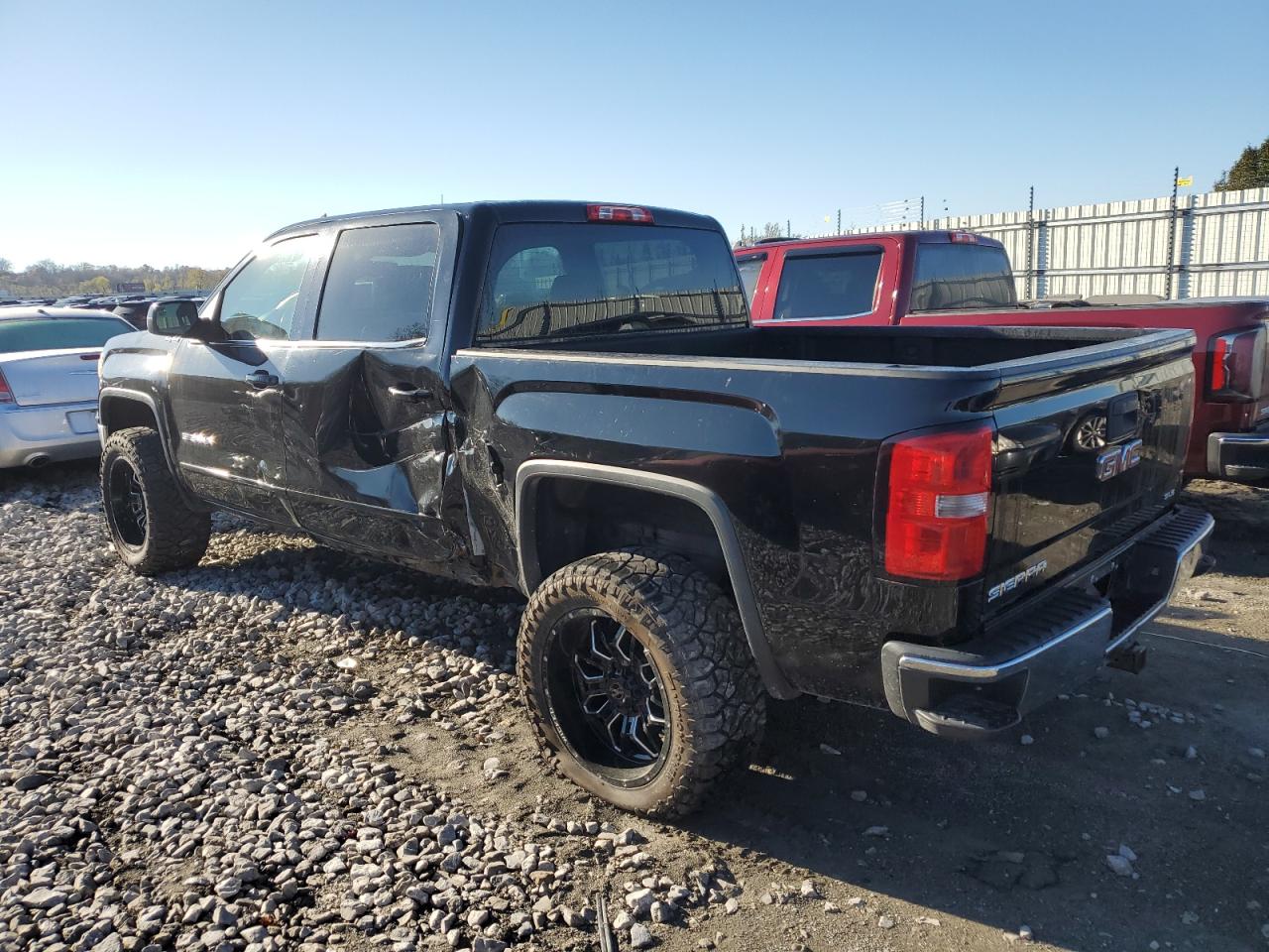 2014 GMC Sierra - Image 2