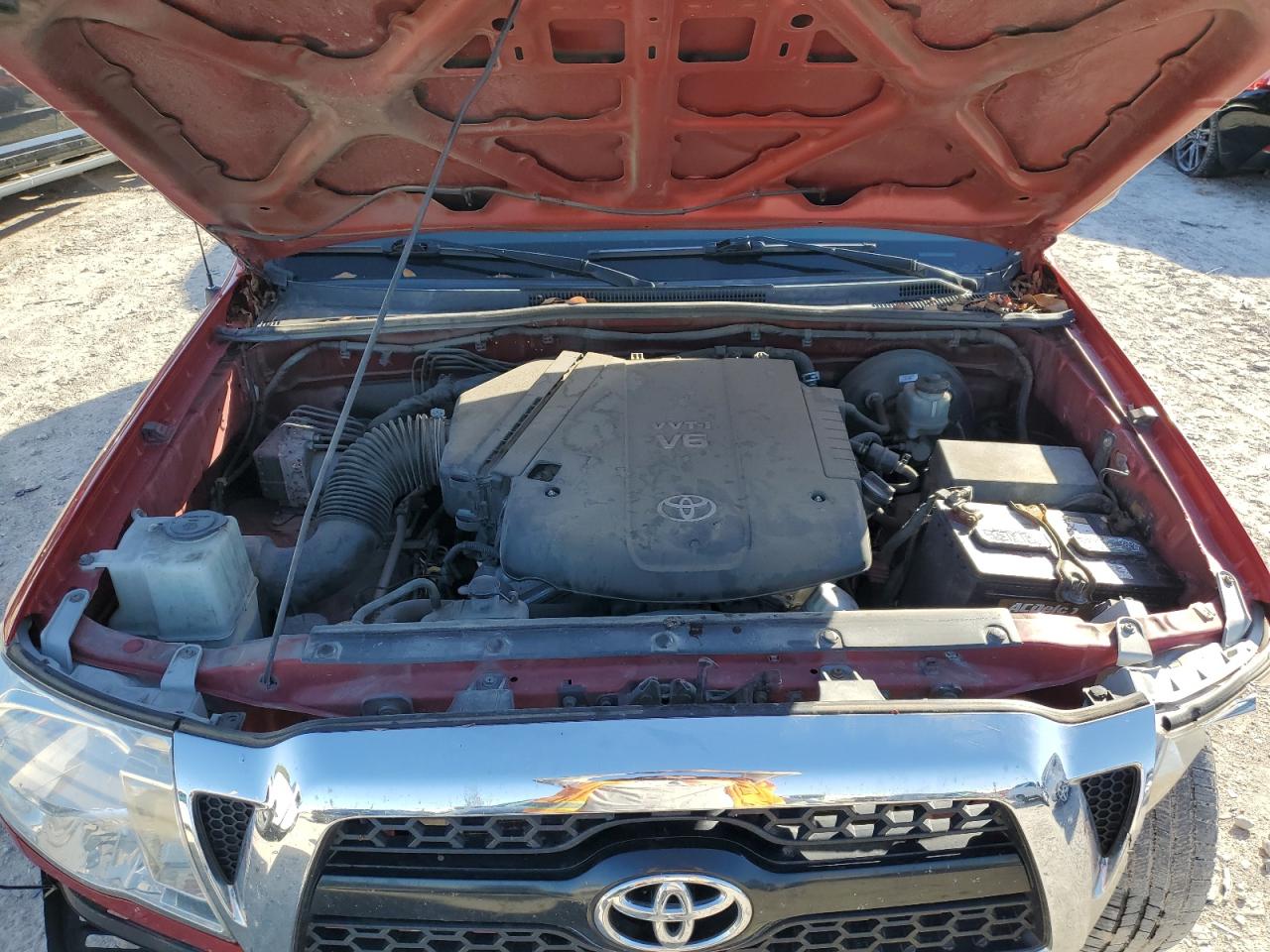 2011 Toyota Tacoma - Image 12