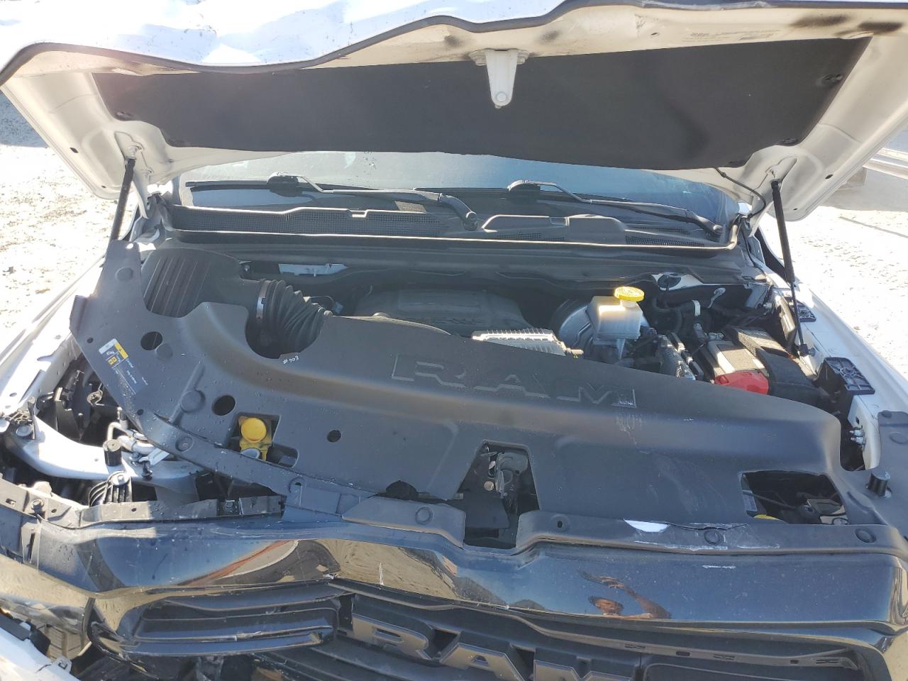 2021 RAM 1500 - Image 13