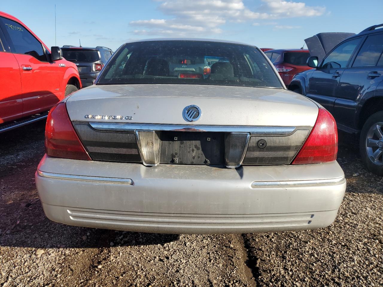 2007 Mercury Grand Marquis Gs VIN: 2MEFM74V07X621374 Lot: 80163034