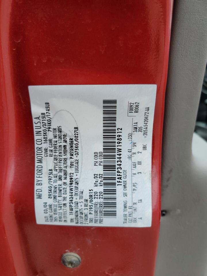 2004 Ford Focus - Image 12