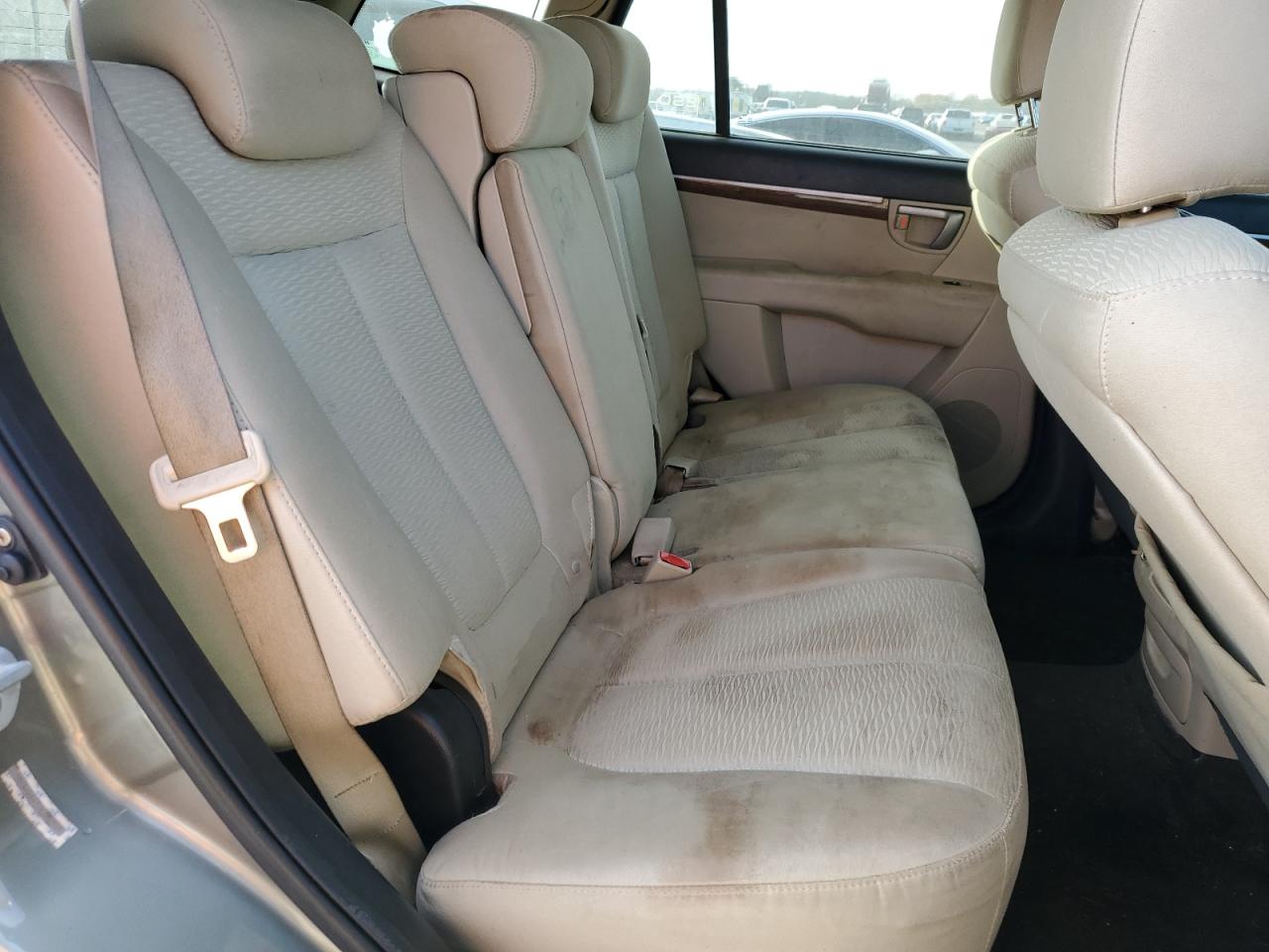 2009 Hyundai Santa Fe - Image 11