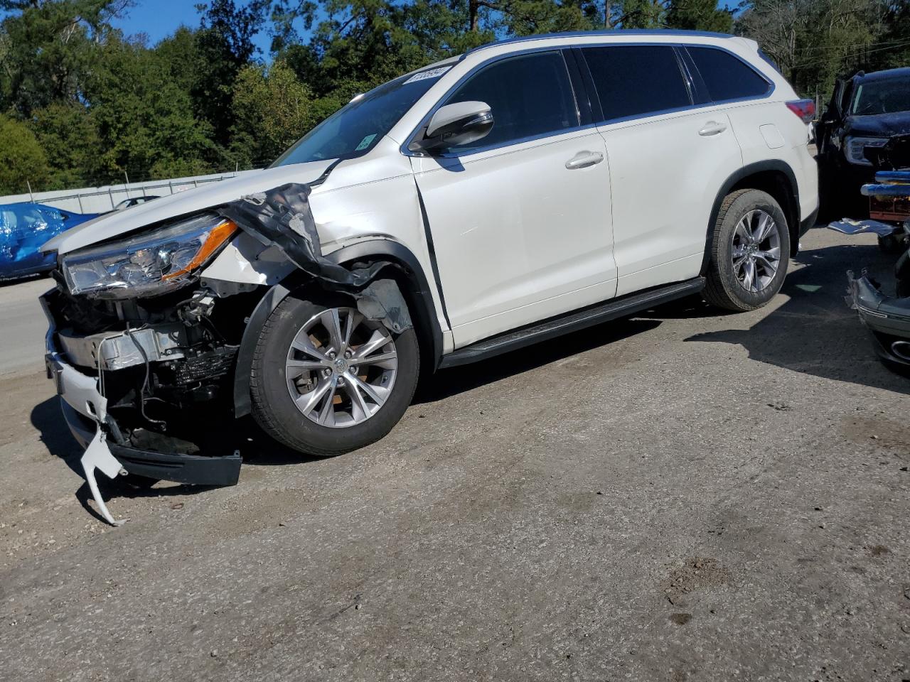 2015 Toyota Highlander Xle VIN: 5TDKKRFH6FS065333 Lot: 81335994