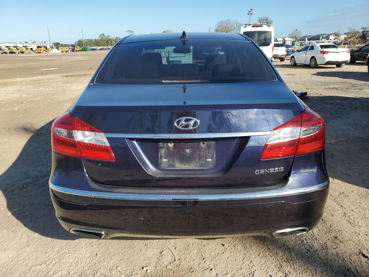 2013 Hyundai Genesis 3.8L VIN: KMHGC4DD2DU235004 Lot: 78570214