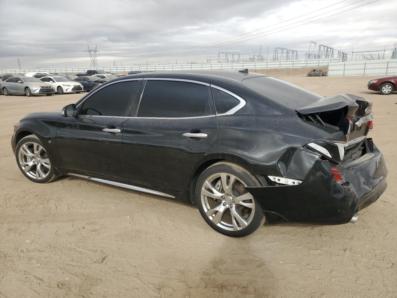 2015 Infiniti Q70 - Image 2