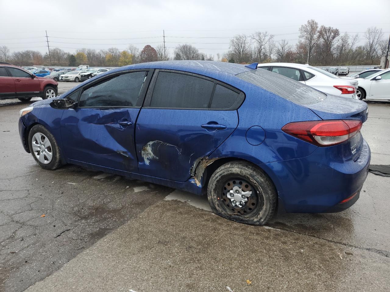 3KPFK4A7XHE153298 2017 KIA FORTE - Image 2