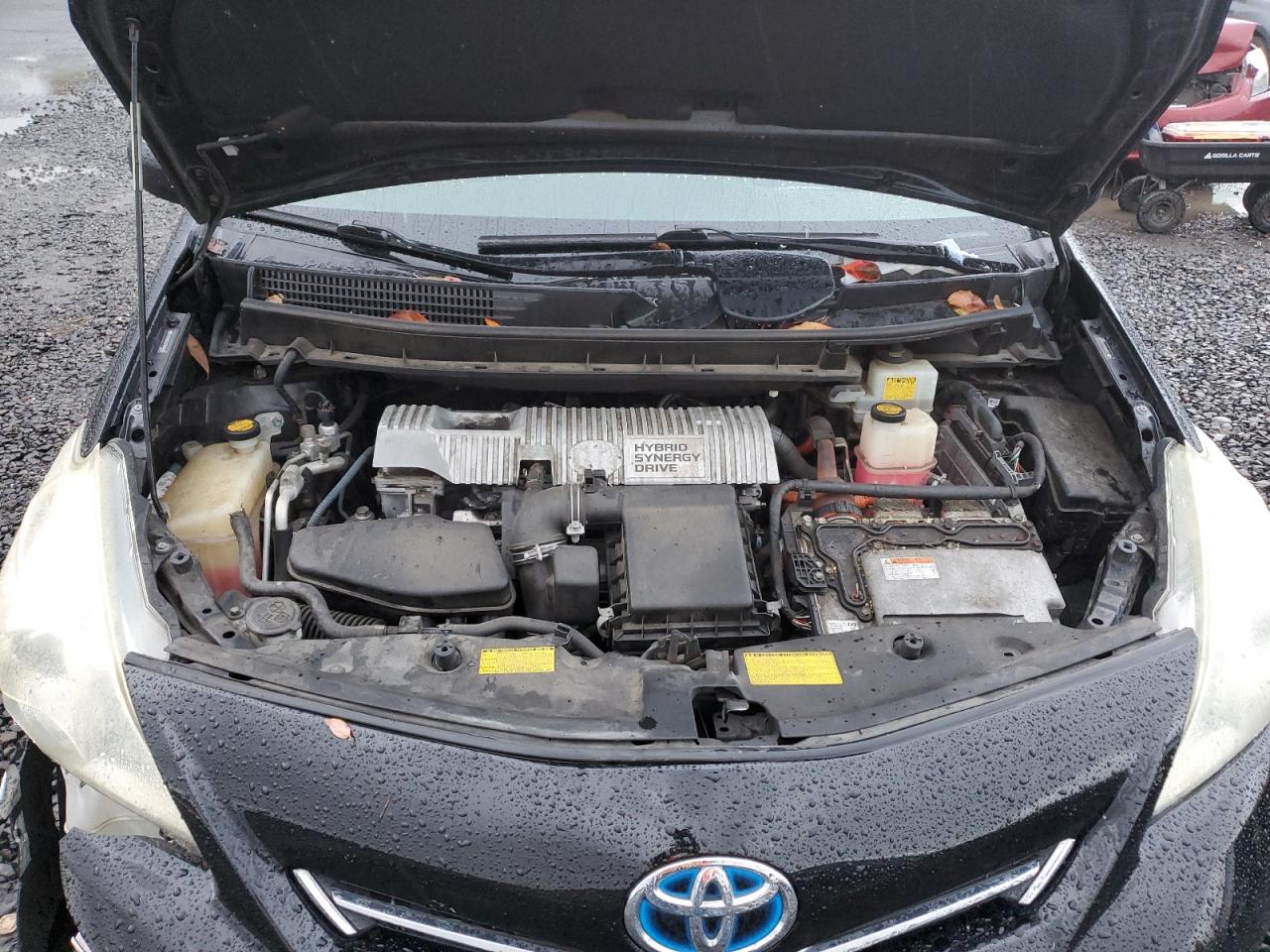 2012 Toyota Prius - Image 11