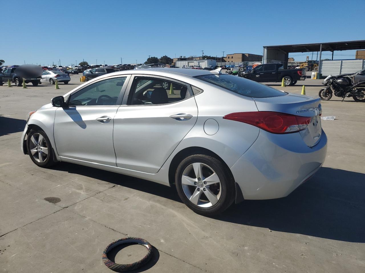 2013 Hyundai Elantra - Image 2