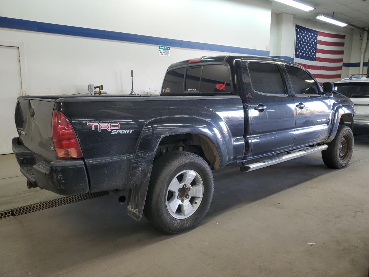 2011 Toyota Tacoma - Image 3