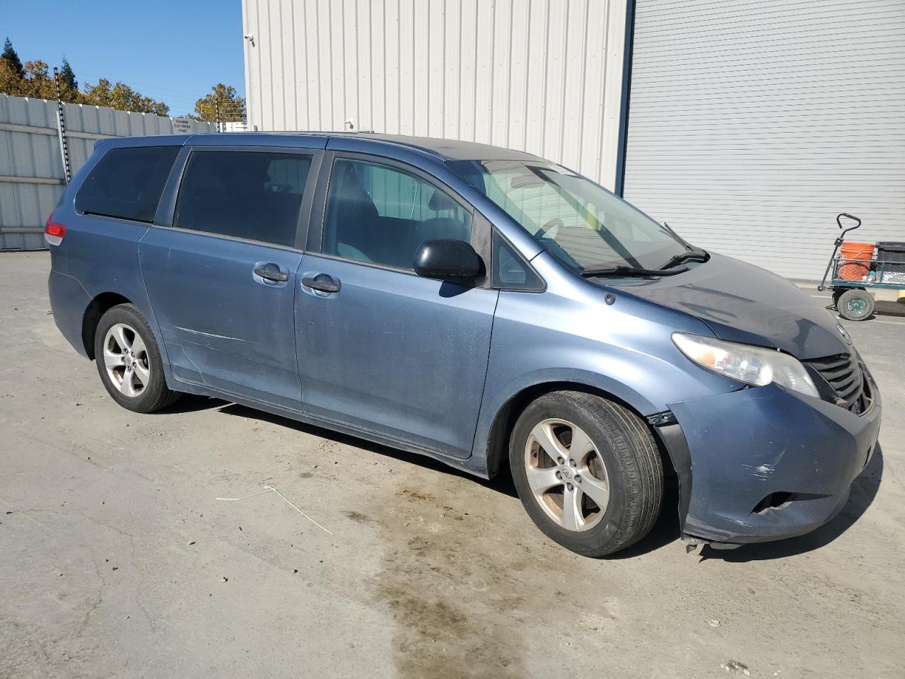 2014 Toyota Sienna - Image 4