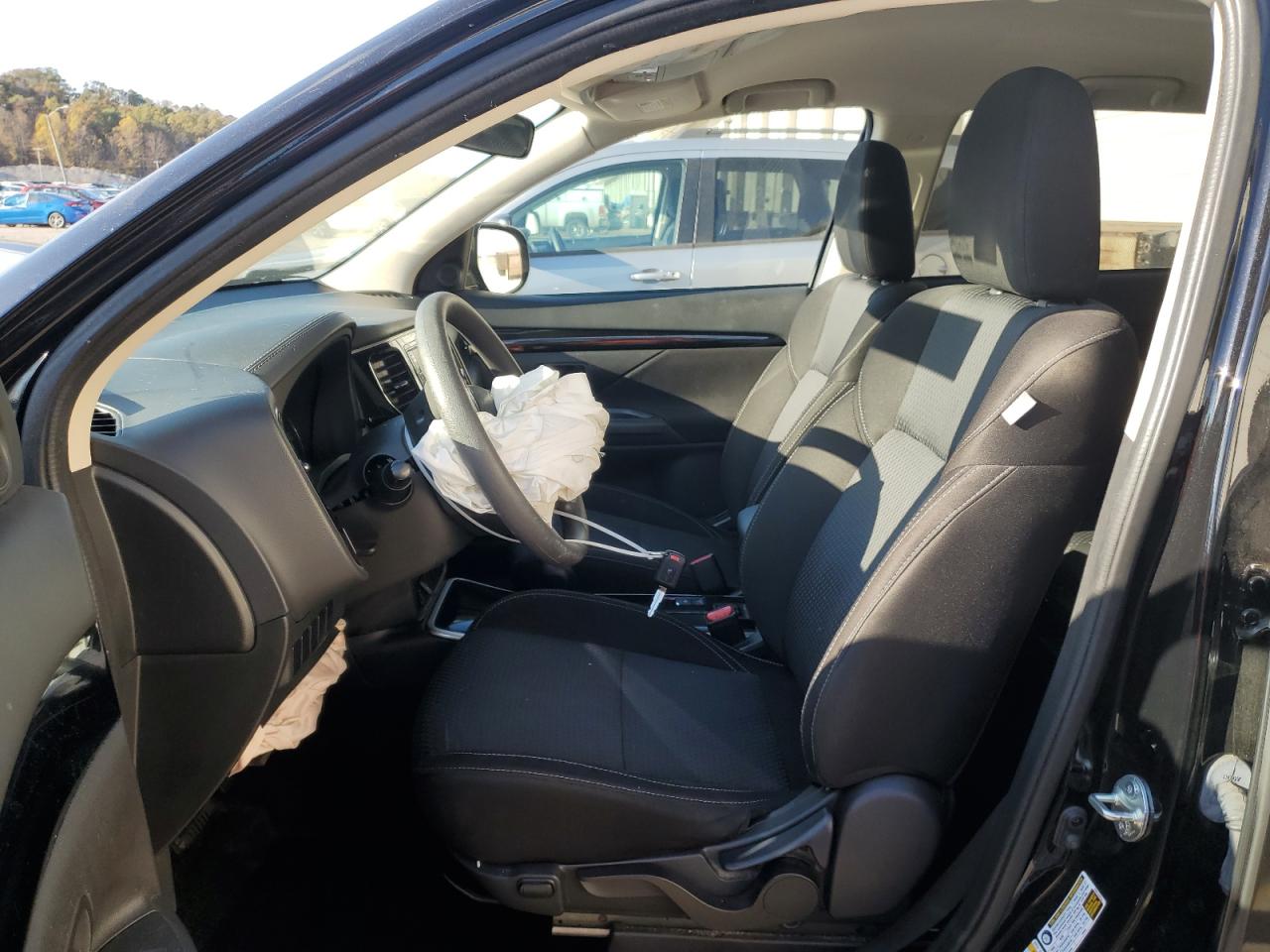 2020 Mitsubishi Outlander - Image 7