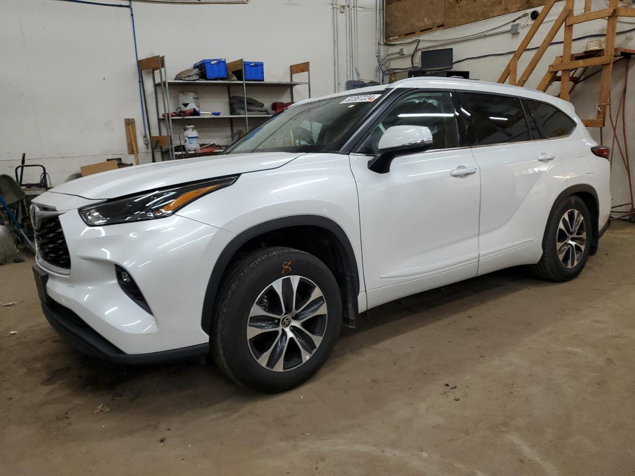 2022 Toyota Highlander - Image 1