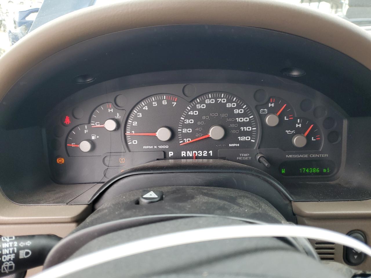 2005 Ford Explorer - Image 9