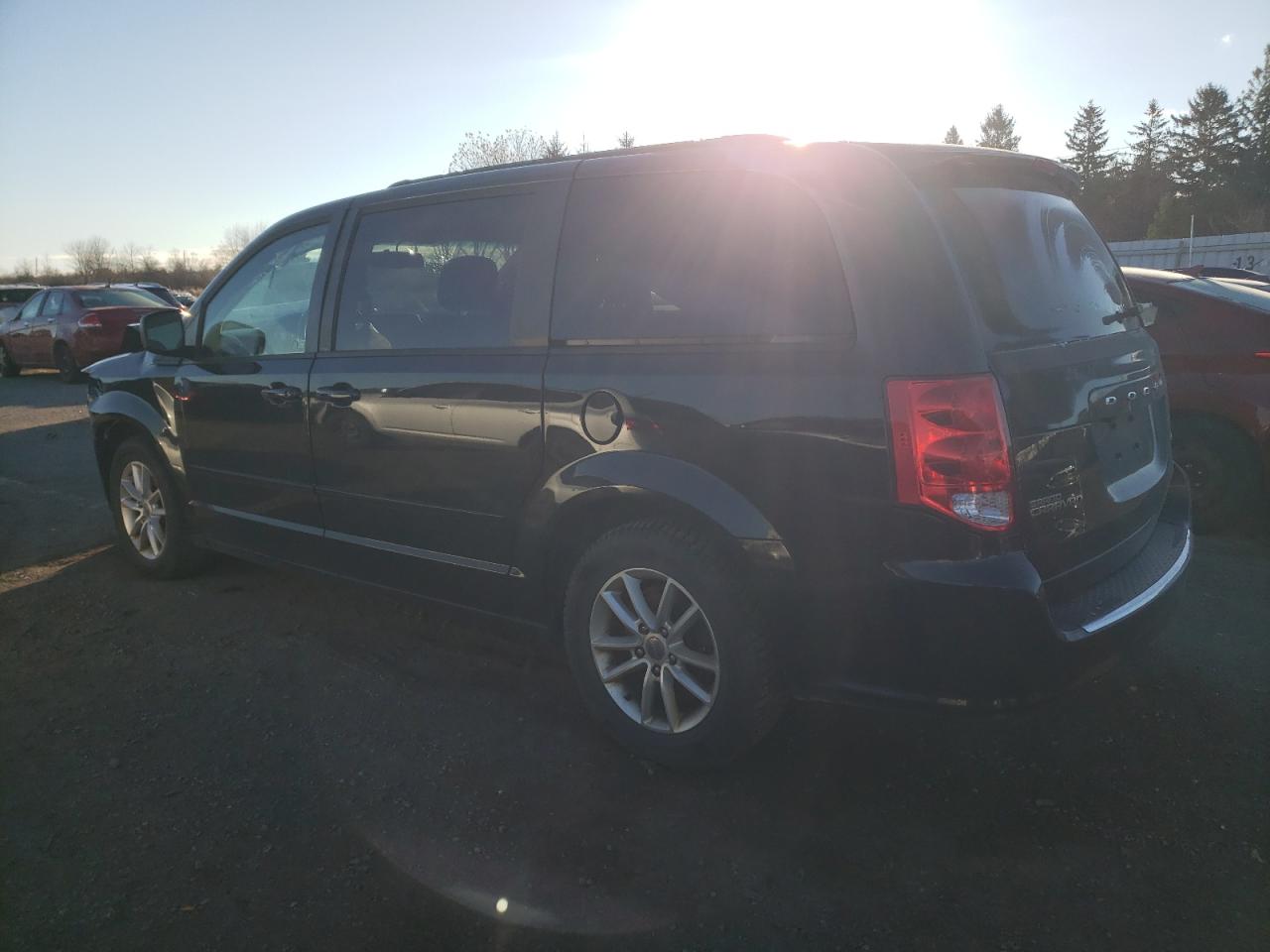 2014 Dodge Caravan - Image 2