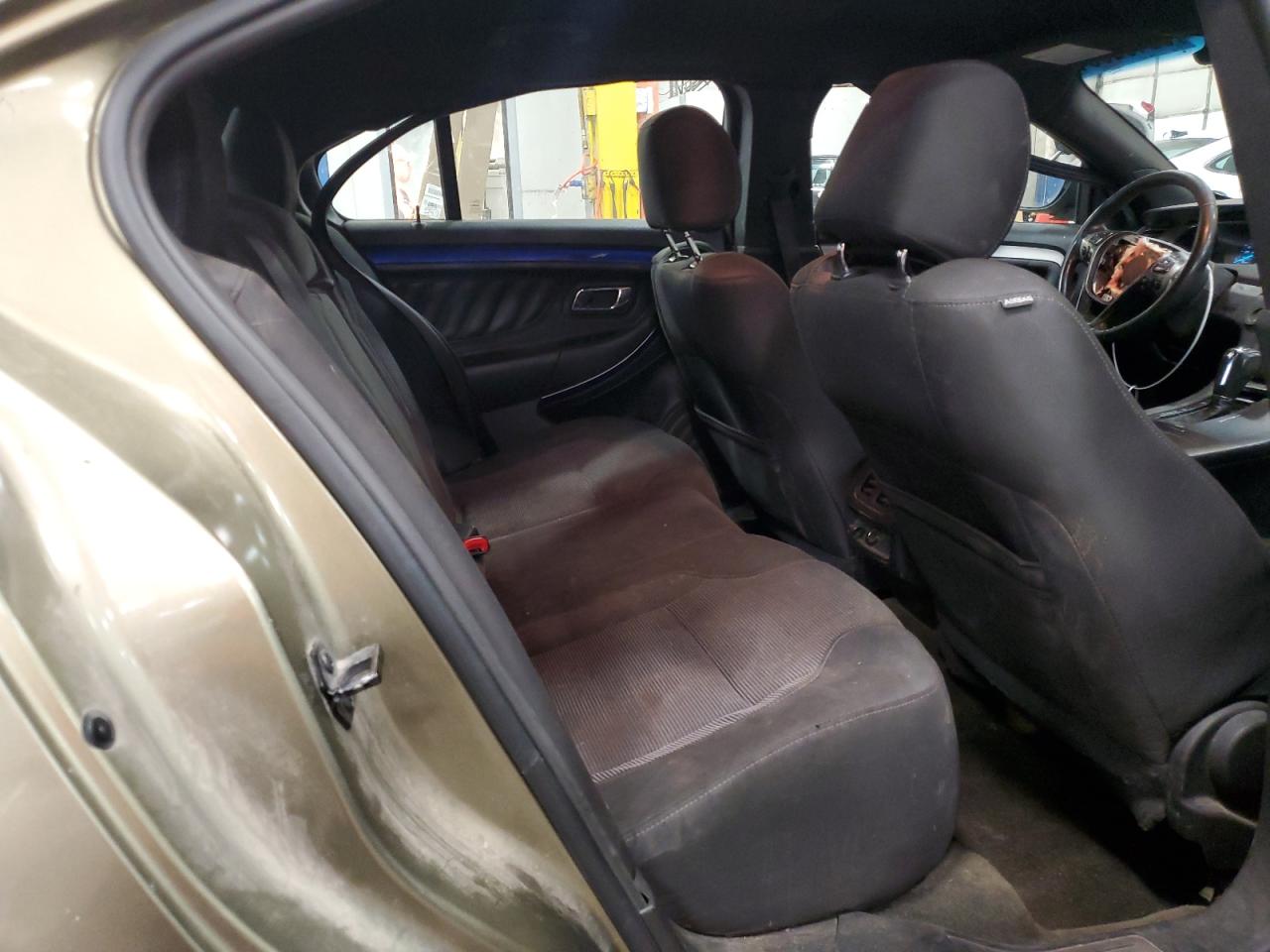 2013 Ford Taurus - Image 10
