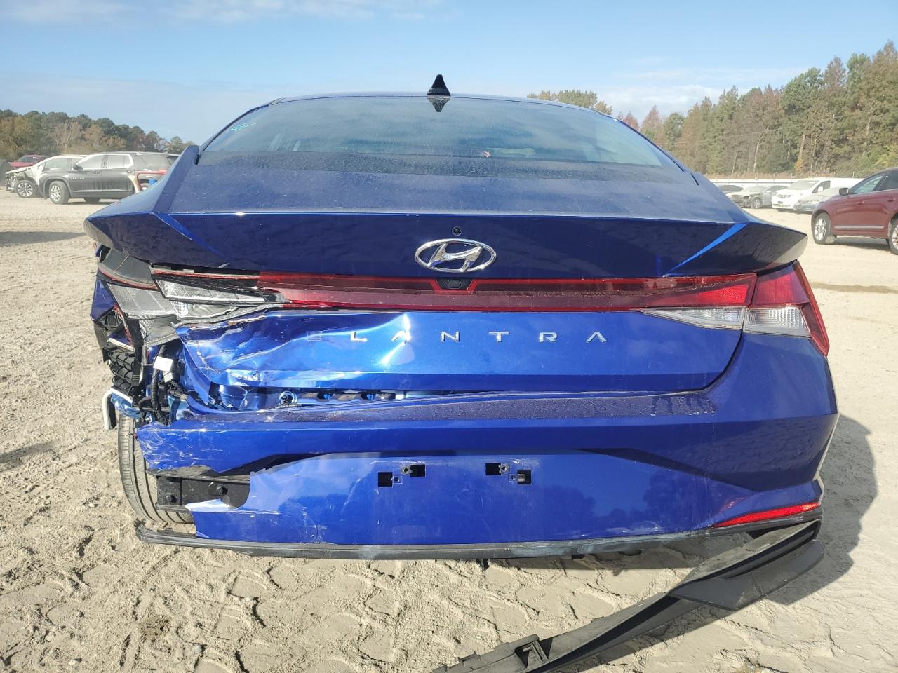 2023 Hyundai Elantra - Image 6