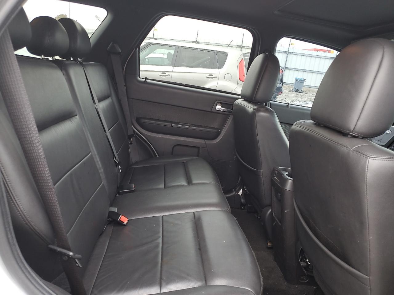 2009 Ford Escape - Image 10