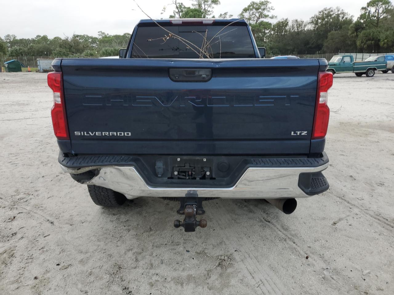 2022 Chevrolet Silverado - Image 6