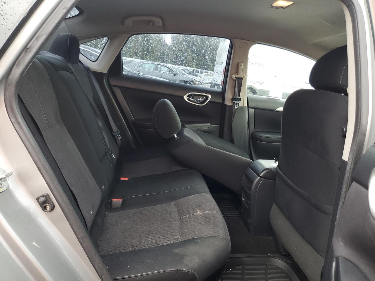 2014 Nissan Sentra - Image 10