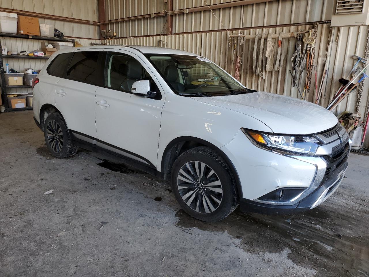 2020 Mitsubishi Outlander - Image 4