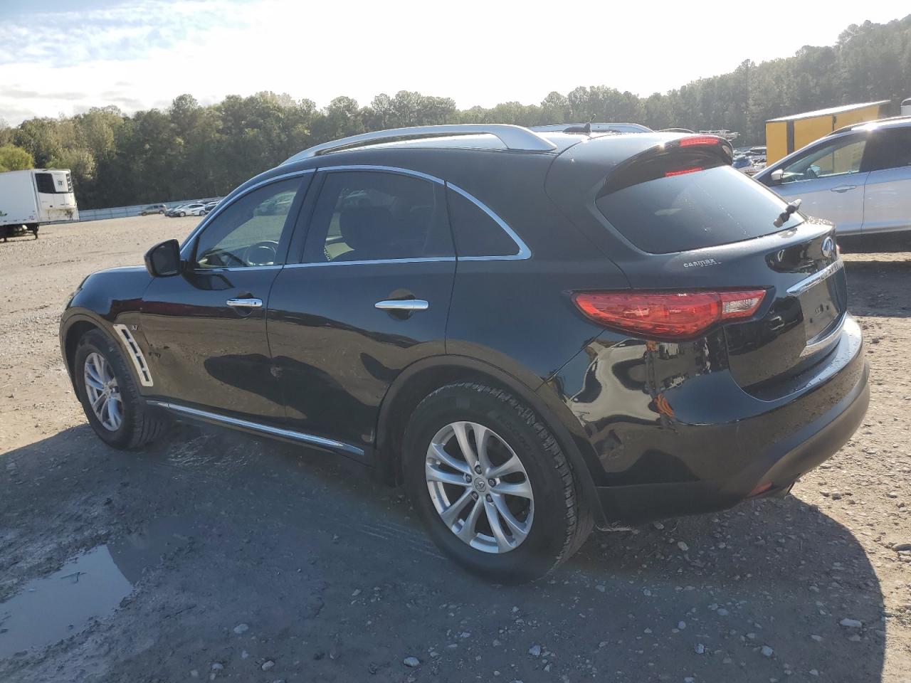 2015 Infiniti QX70 - Image 2