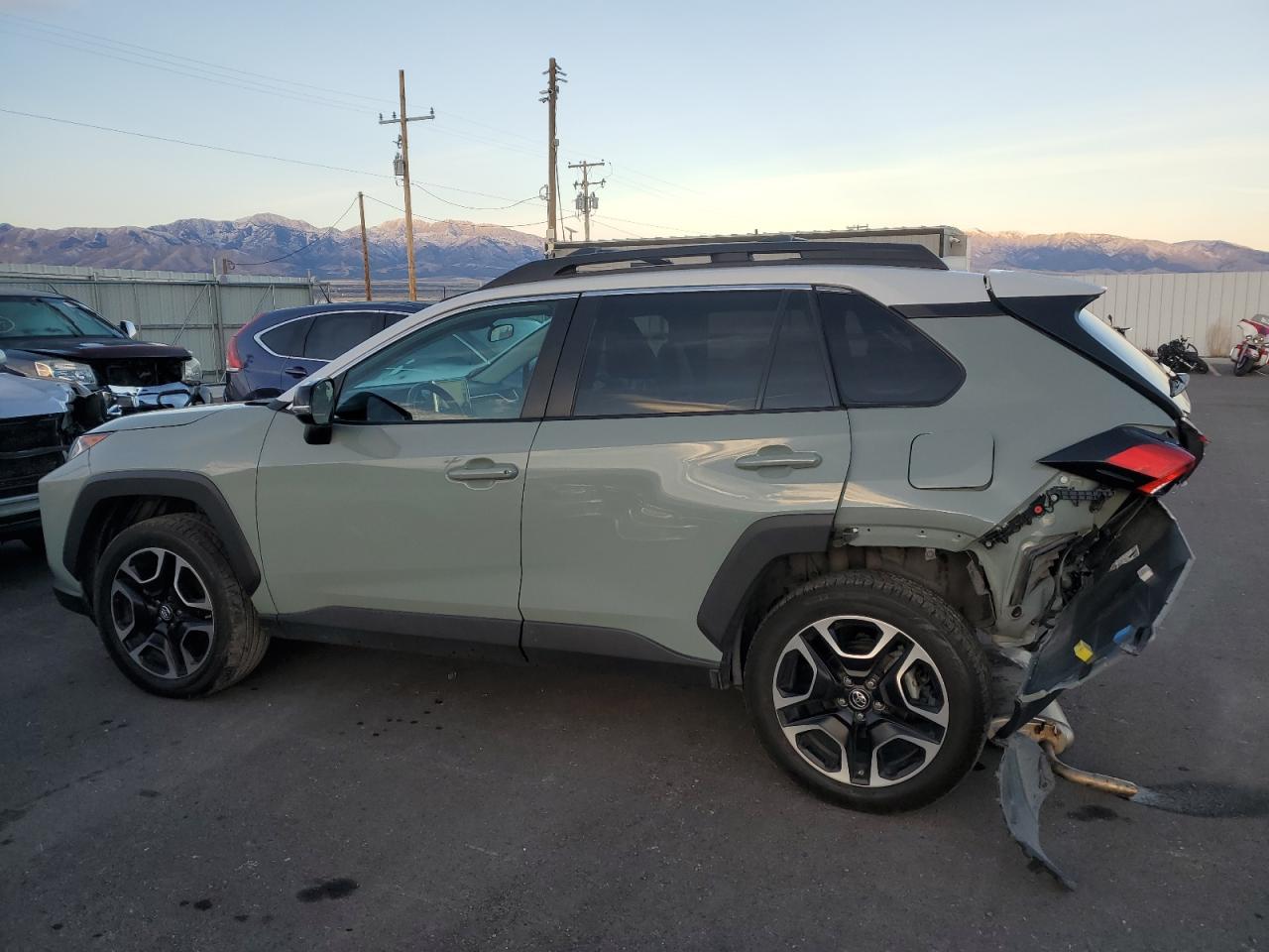 2019 Toyota RAV 4 - Image 2