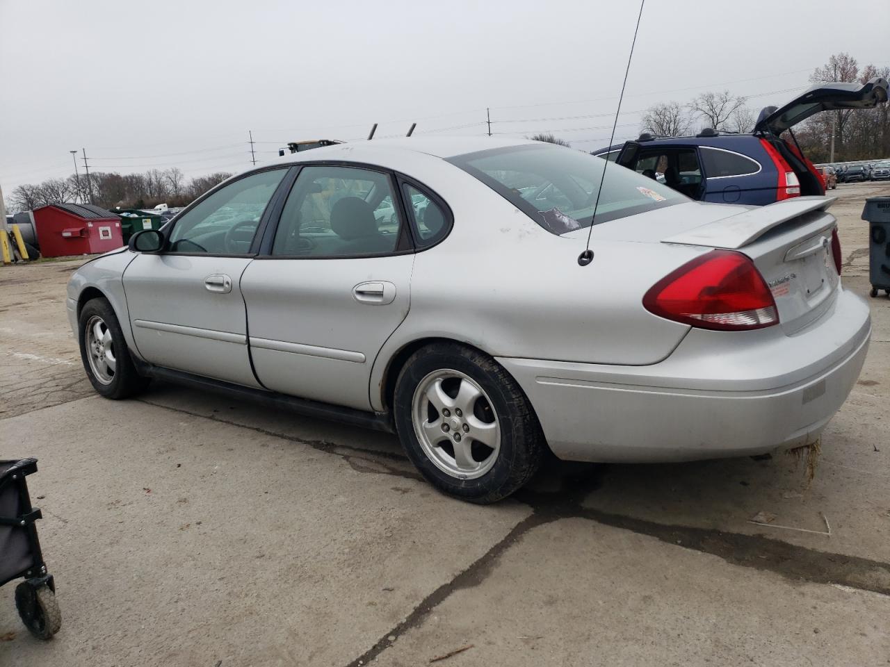 2005 Ford Taurus - Image 2