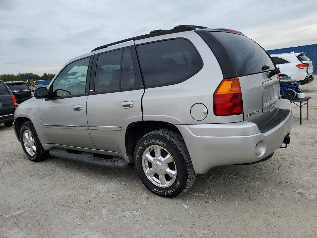 2007 GMC Envoy - Image 2