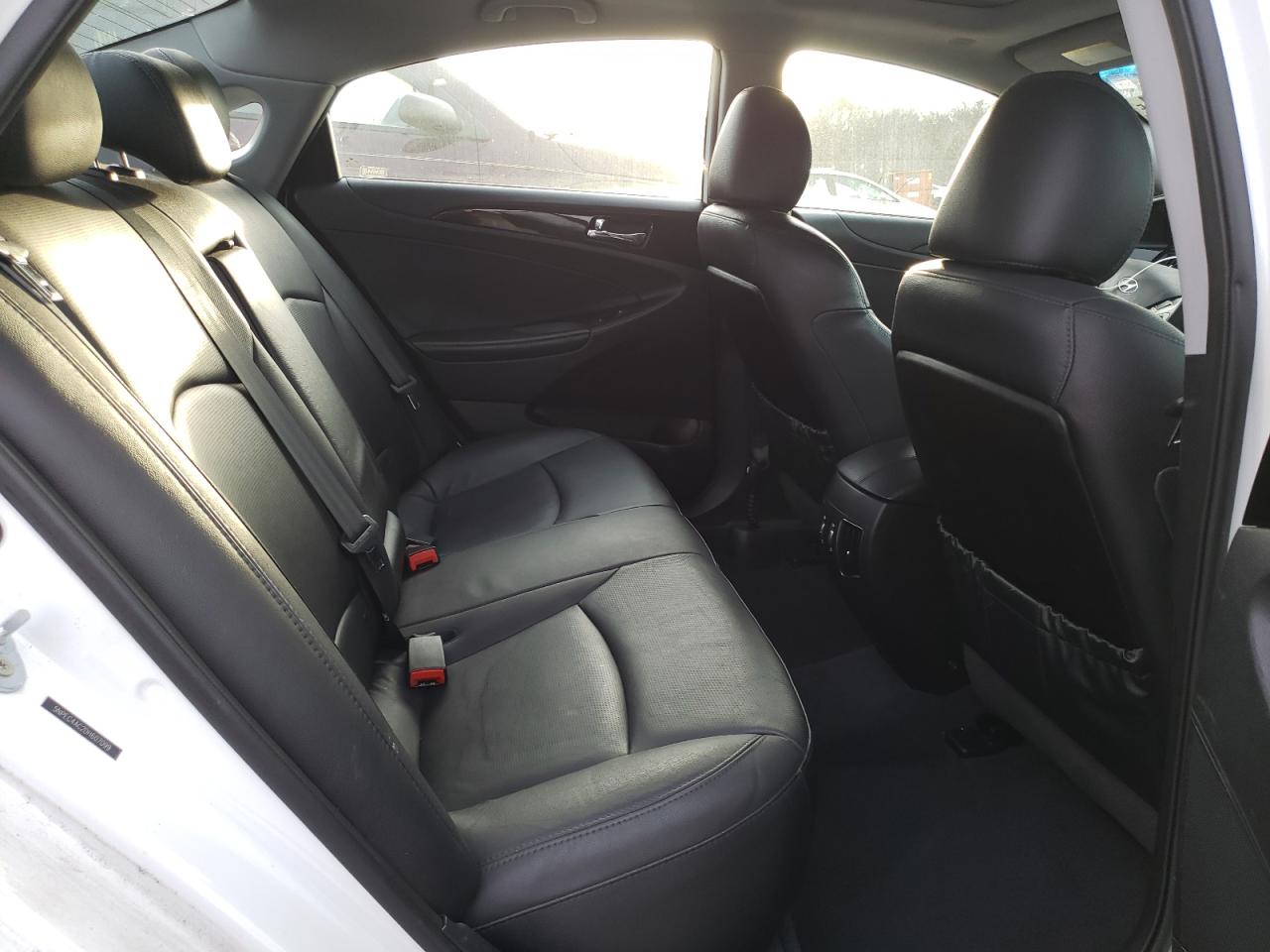 2013 Hyundai Sonata - Image 10